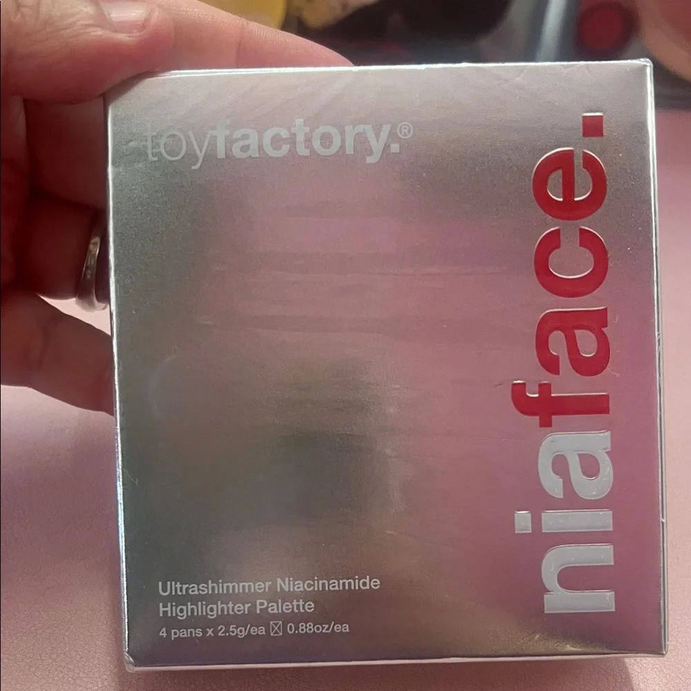 ToyFactory Niaface Ultrashimmer Niacinamide Highlighter Palette — Pink/Silver